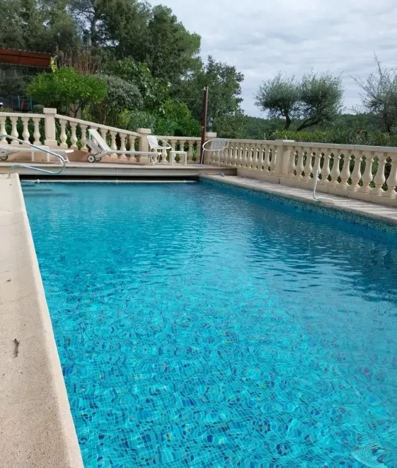 Construction d'une piscine sur mesure à Cannes, Grasse, Dos Reis Construction