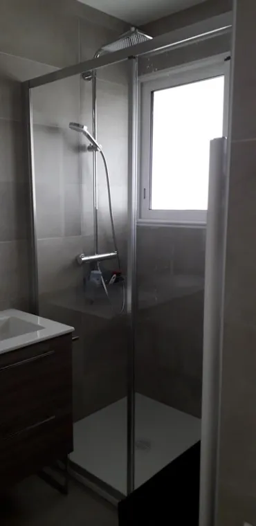 Rénovation d'une salle de bain à Grasse, Grasse, Dos Reis Construction