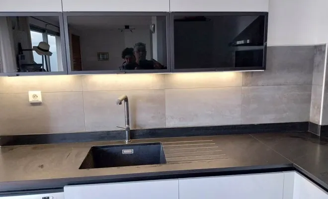 Rénovation d'une cuisine dans un appartement à Antibes, Grasse, Dos Reis Construction